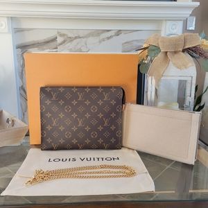 🔥 Moving sale🔥Authentic Louis Vuitton Toiletry 26